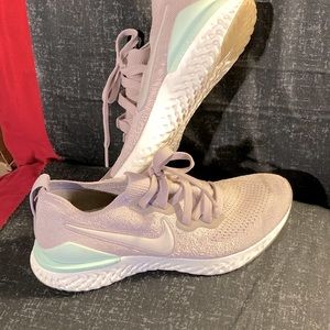 Nike Epic react size 8